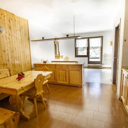 Stefania Aparthotel 2*