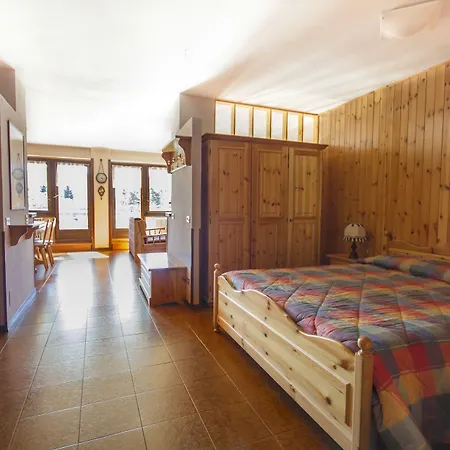 Aparthotel Stefania 3*