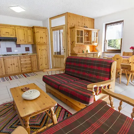 アパートホテル Stefania 3*