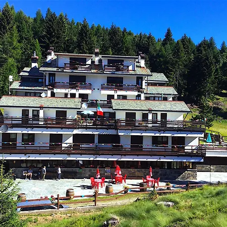 Aparthotel Stefania 3*