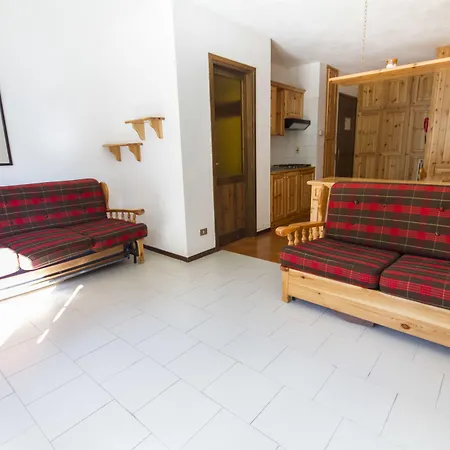 Stefania Aparthotel 3*